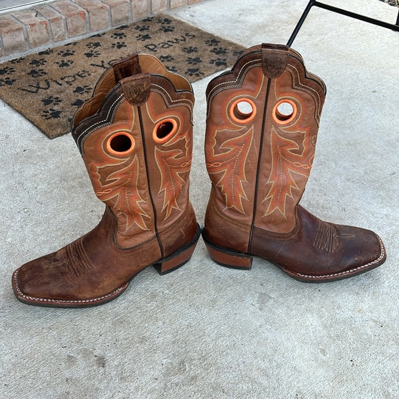 Men’s Ariat Dress Boots - Picture 3 of 5